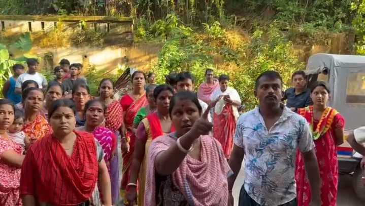 Two girls reunited with family amid threat allegations, Booth president’s supporters’ stage protest