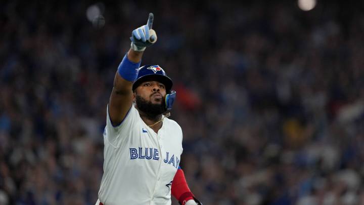 Guerrero hits 6th postseason homer and Blue Jays beat Mariners 6