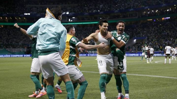 Palmeiras goleó a Liga de Quito, remontó el global y definirá la Libertadores 2025 con Flamengo