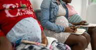 Cada día, 21 niñas menores de 15 años se convierten en madres en México