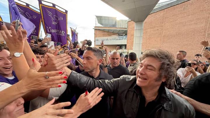 Milei recorrió Córdoba, previo al cierre de campaña