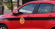 Taxista atropelló a un abuelo en pleno centro salteño: fue llevado al hospital