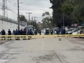 «Ataque a la Seguridad: Un Guardia Muerto y Dos Heridos en Enfrentamiento frente a la Cárcel La Modelo»