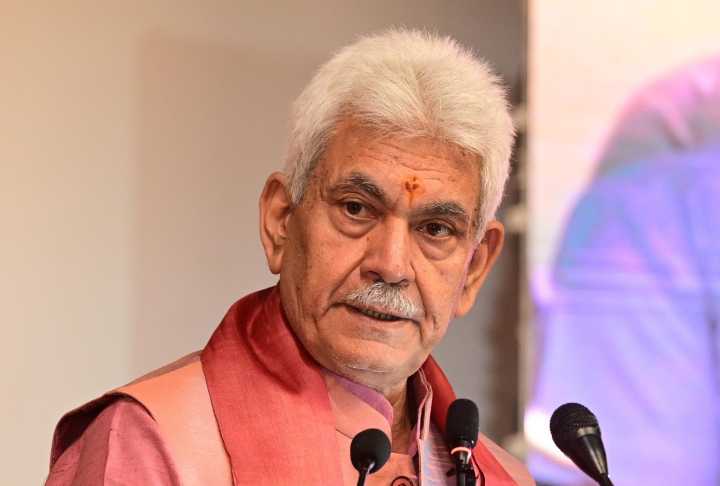 LG Sinha inaugurates Veshaw Literary Festival at Kulgam