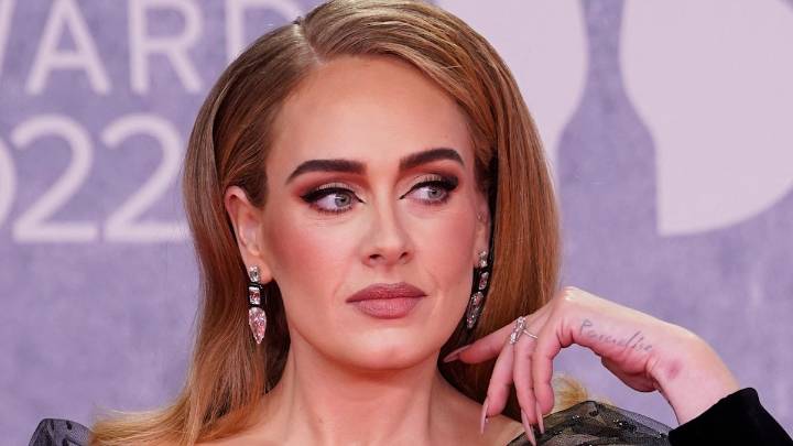 Adele stuns as she makes rare public appearance at the United States Grand Prix