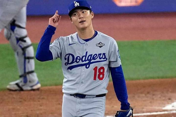 La exhibición de Yamamoto ante los Blue Jays provocó que el vestuario de los Dodgers se inclinase literalmente ante él