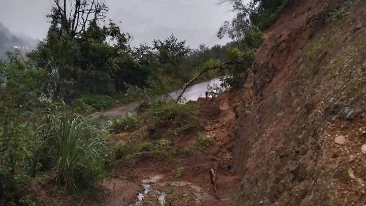 Provoca tormenta ‘Jerry’ suspención de clases en 64 municipios de Puebla por deslaves y lluvias