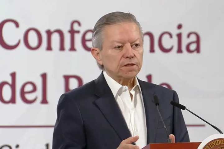 Zaldívar acusa campaña contra Ley de Amparo; es falso que sea regresiva, dice