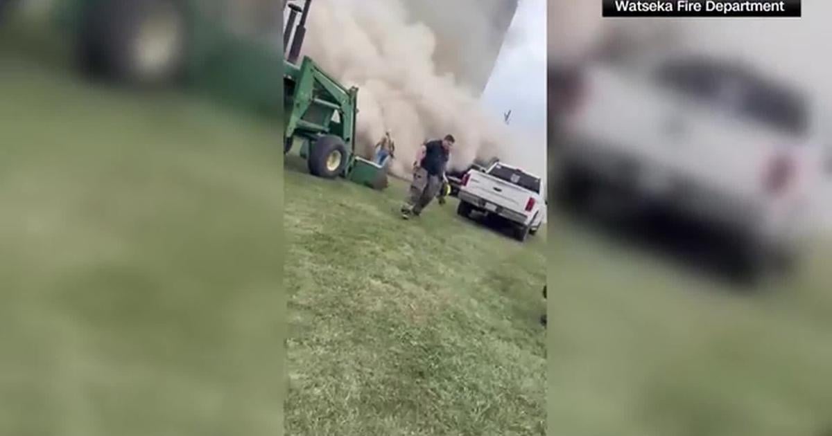 VIDEO: Grain bin elevator collapses in Illinois, sending workers fleeing