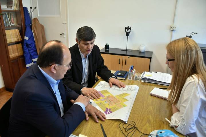 Salomón gestionó la segunda etapa de iluminación de la Ruta 205