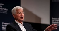 ¿Conviene invertir en oro? Esto dice el CEO del banco más valioso del mundo sobre el metal precioso 