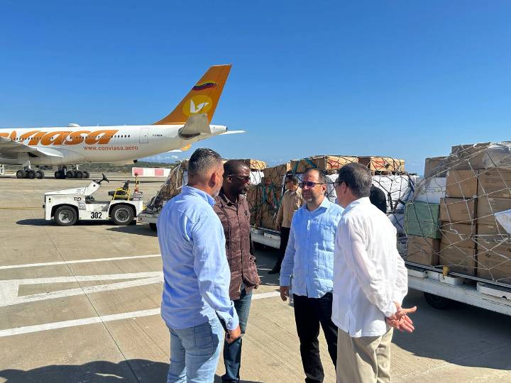 Venezuela envía  ayuda humanitaria a Cuba y Jamaica tras el paso del Huracán Melissa