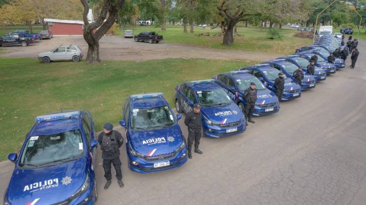 La Provincia comprará pistolas semiautomáticas y chalecos antibala para la policía