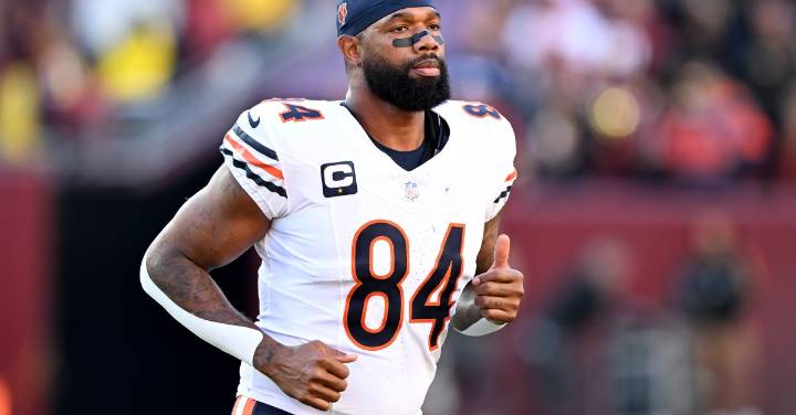 Broncos sign 41-year old TE Marcedes Lewis to the practice squad