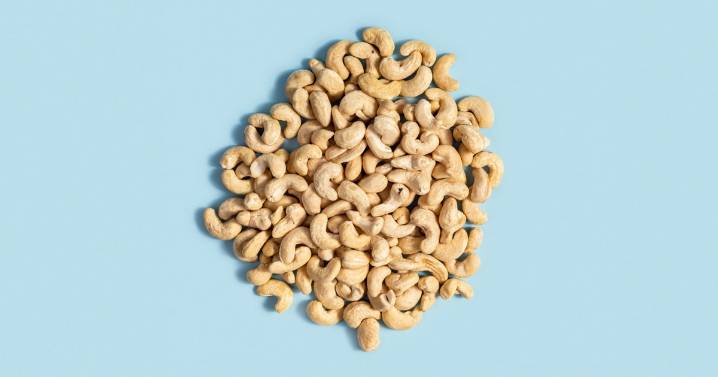 Are Cashews Good For You? Dietitian Explains Nutrients, Benefits