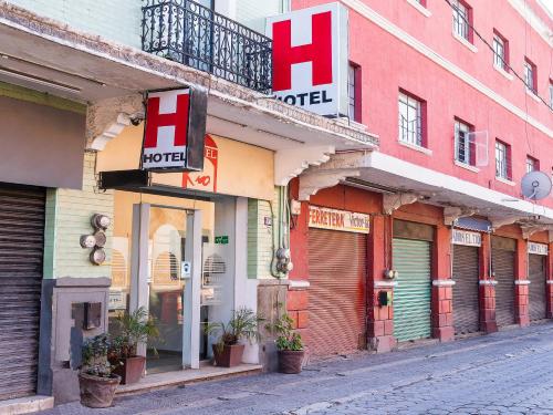 Ayuntamiento de Puebla alista propuesta para restringir ingreso de menores a hoteles sin autorización