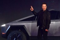 "Fuerte amenaza". Elon Musk podría dejar Tesla si no le aprueban un pago récord