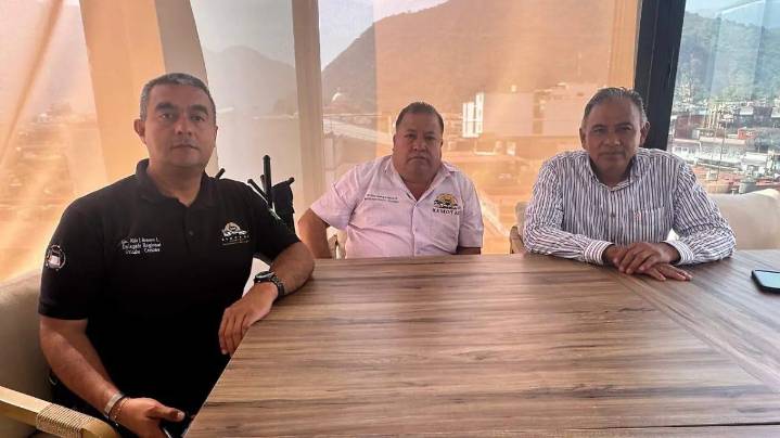Transportistas anuncian bloqueo en Autopista Orizaba-Puebla contra nuevas casetas de peaje