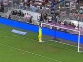 Dibu Martínez se salvó de sufrir su gol más insólito en la Selección: la atajada para agrandar su estadística y acercarse a Chiquito Romero