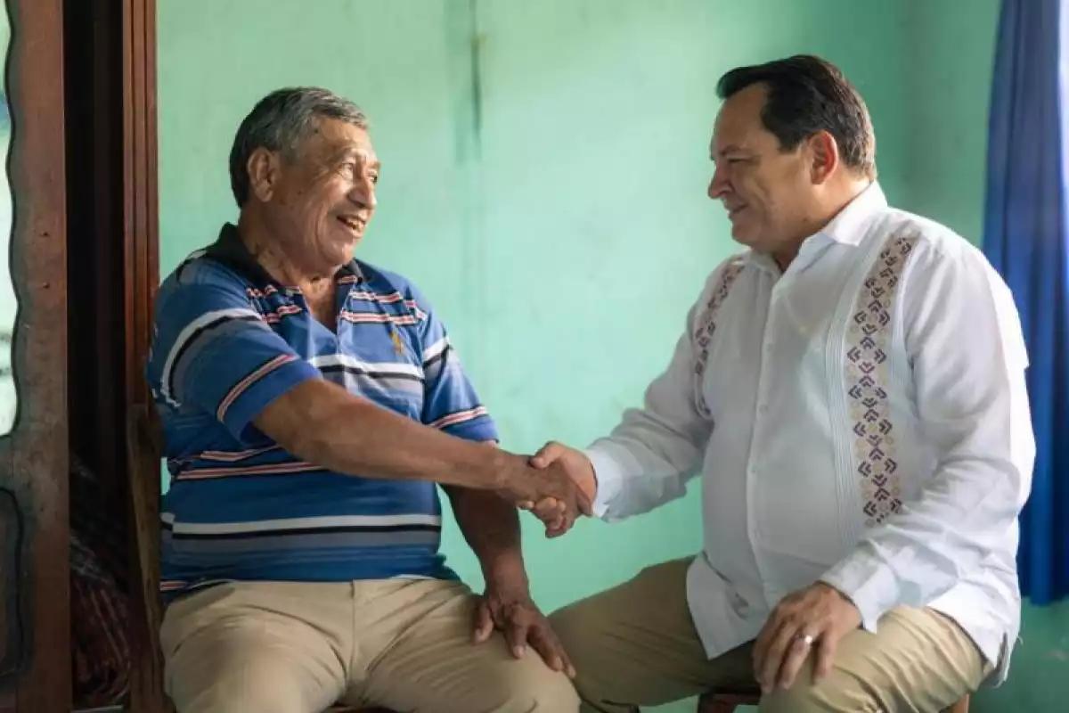 “Me devolvieron las ganas de salir”: La historia de don Álvaro, uno de los 97 yucatecos operados de cataratas con apoyo del Gobierno del Renacimiento Maya