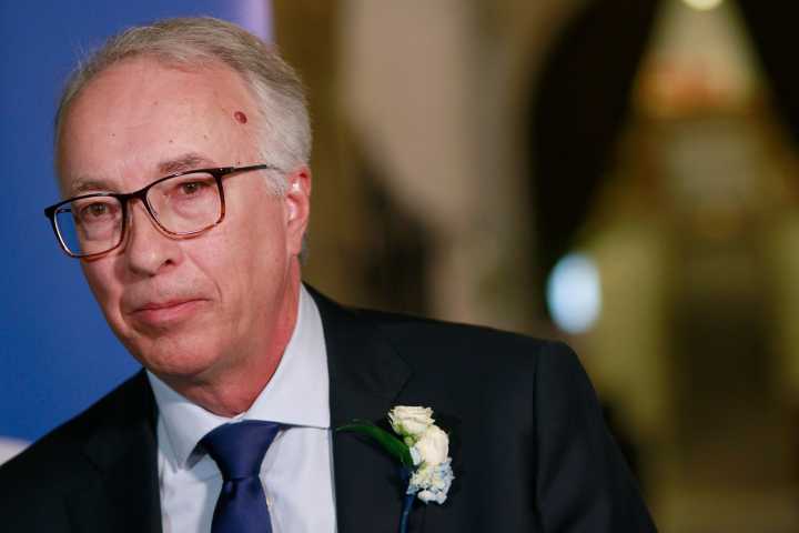 B.C. Conservative leader Rustad clings to his post, despite calls for him to resign