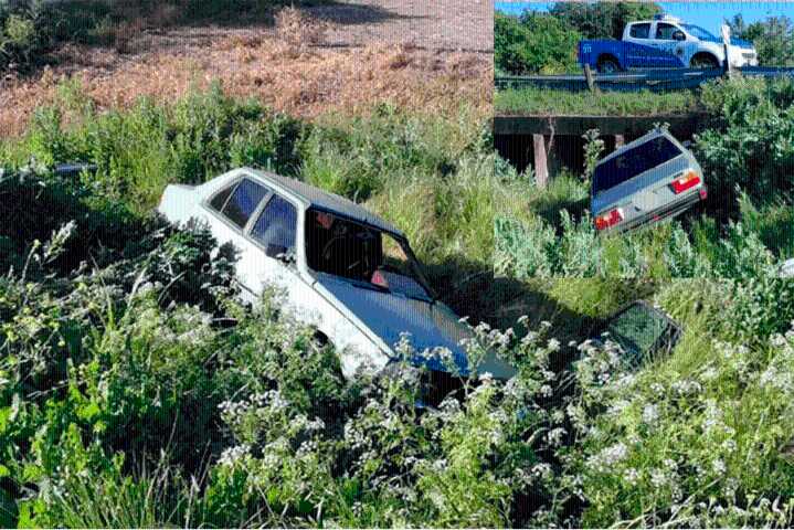 Salió del boliche, despistó, terminó en un zanjón y abandonó el auto