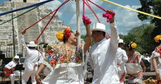 La guayabera yucateca: símbolo de identidad, elegancia y tradición