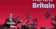 Premier británico aboga por un patriotismo inclusivo y acusa a la ultraderecha de dividir al país