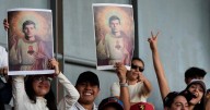 Mexican Grand Prix celebrates 10th anniversary with sold-out crowd despite Sergio Perez's absence