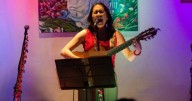 Eugenia Mur en concierto íntimo y una banda de mujeres