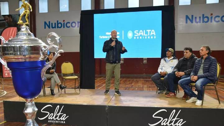 Se presenta oficialmente el Torneo de Fútbol de los Barrios 2025 en el estadio Martearena