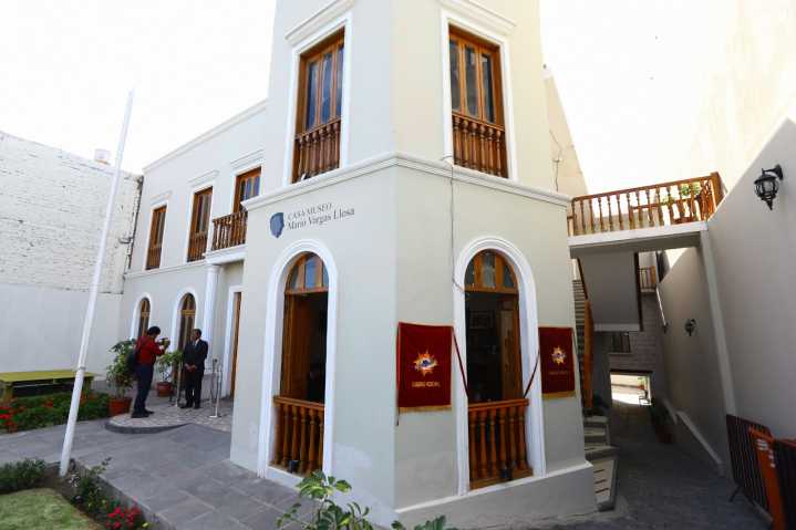 Integratel Perú (Movistar) impulsa el relanzamiento de la Casa Museo Mario Vargas Llosa en Arequipa
