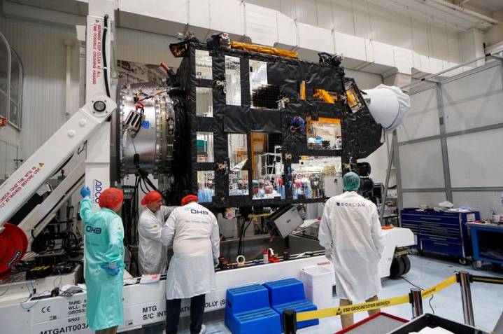 Analysis-Europe's new space merger explores the FOMO frontier