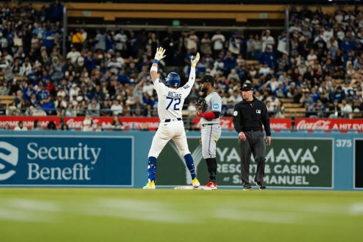 Miguel Rojas responde en el triunfo de los Dodgers sobre los Rojos en el comodín