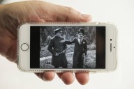 ¿De verdad es tan malo ver una película en el teléfono?