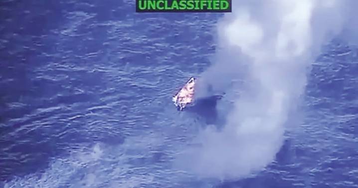 EU ataca submarino frente a Venezuela; hay sobrevivientes