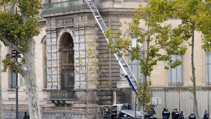 How a German freight lift became an unexpected social media star in the Louvre heist