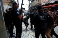 Río de Janeiro, en guerra: más de 60 muertos en la mayor operación de la historia contra el narcotráfico