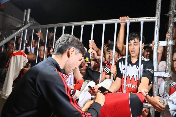 Gran expectativa. Racing y River se miden en Rosario por los cuartos de final de la Copa Argentina: los hinchas van llegando a Rosario