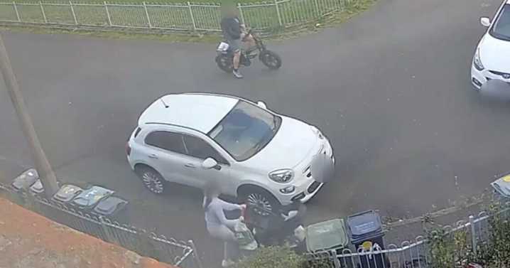Moment Edinburgh mum with pram 'threatened with stabbing by man on e