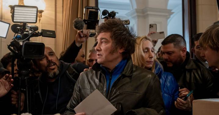 Milei enfrenta la elección que determinará sus próximos dos años en la Casa Rosada