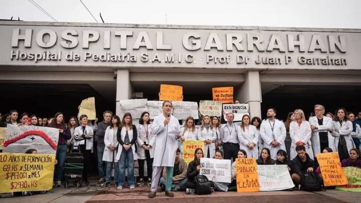 El Gobierno suspendió las leyes de emergencia pediátrica y financiamiento universitario