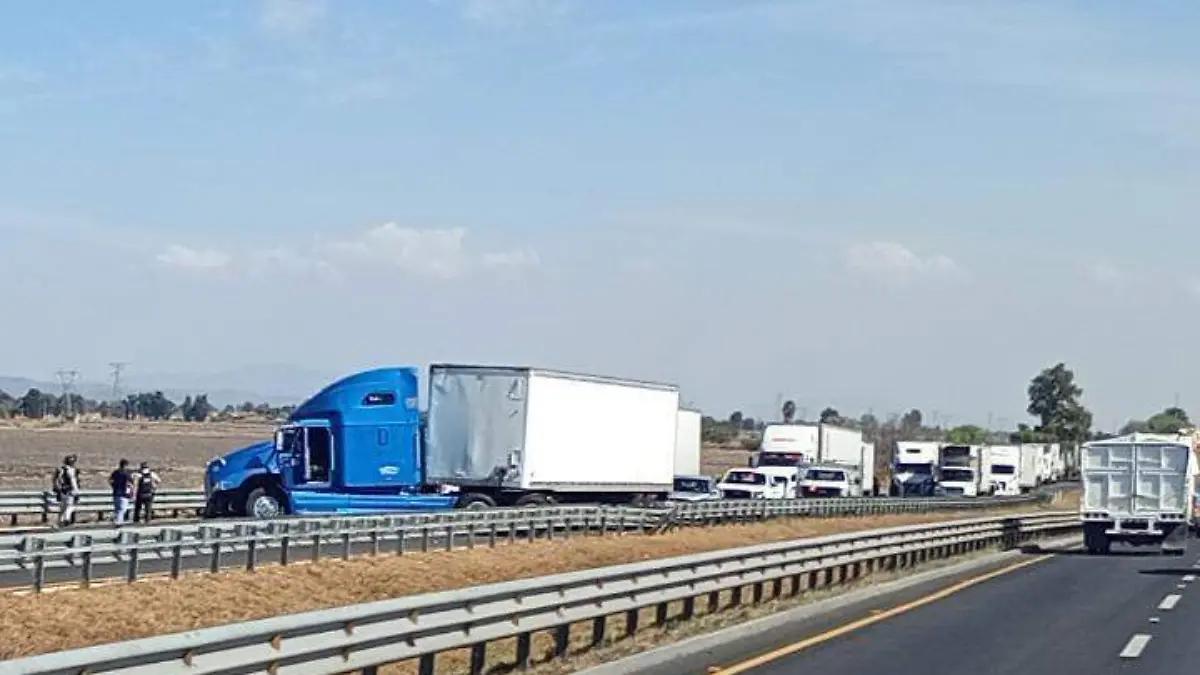 Choque en la Autopista Celaya-Querétaro deja un herido