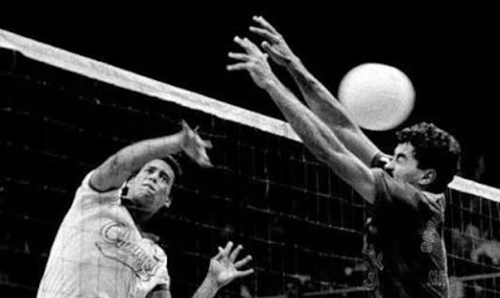 Naranjito celebra la grandeza de Los Changos en el voleibol