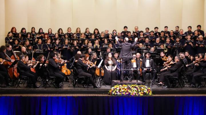 Corcudec saca cuentas alegres de una temporada cargada de música, cine y teatro