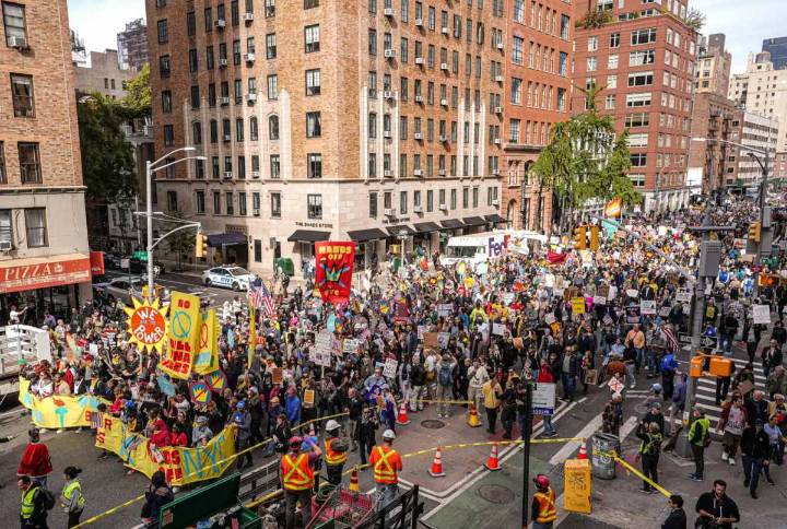 Foto galería: Así se vivió la marcha “No Kings” en Nueva York: un llamado pacífico contra Trump