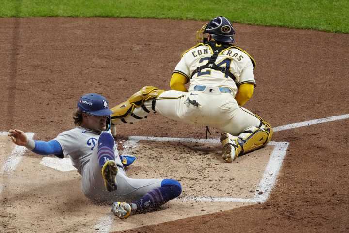 Los Dodgers vuelven a castigar a los Cerveceros