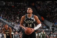 Giannis Antetokounmpo returns to Milwaukee Bucks practice after COVID