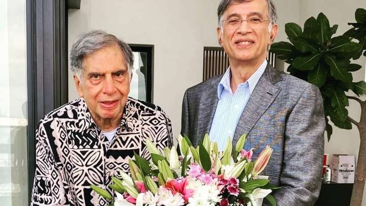 ‘When I die, I don’t want to be remembered for my wealth’: Know the life story of famous businessman Neeraj Hirandani, who lives in a grand 6