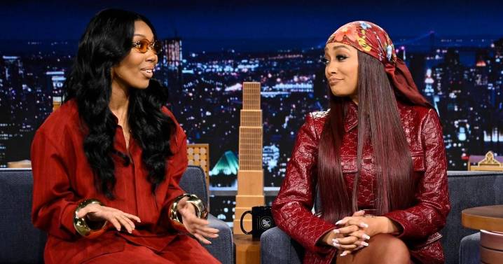 Brandy explains why she left Monica all alone on stage